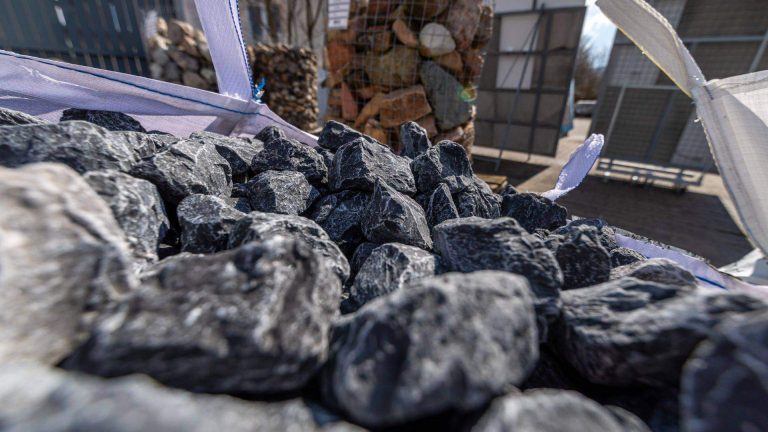 bauzentrum-farys-schuettgut-zierkiese-04