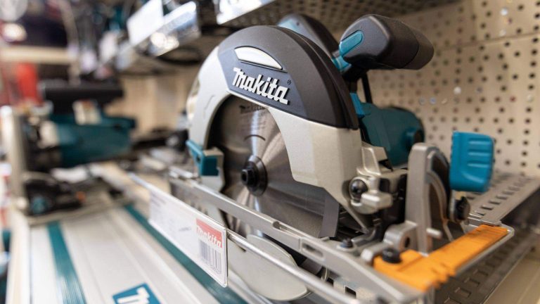 bauzentrum-farys-werkzeuge-maschinen-01